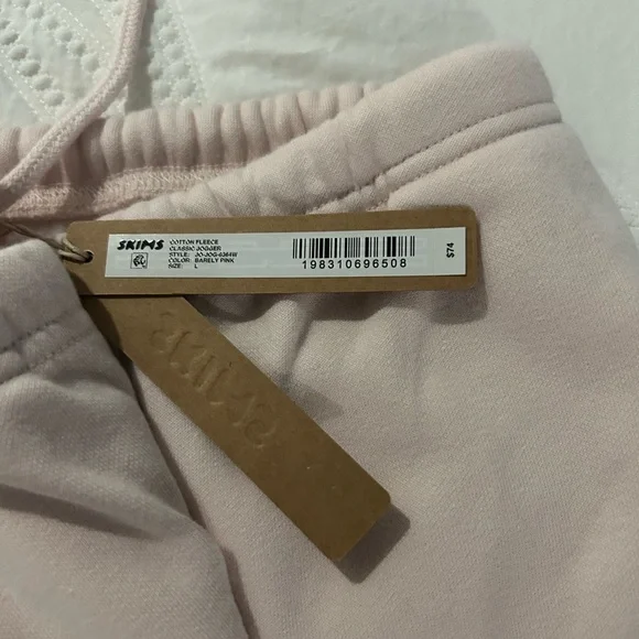 Skims Joggers in Barely Pink color - Picture 2 of 3